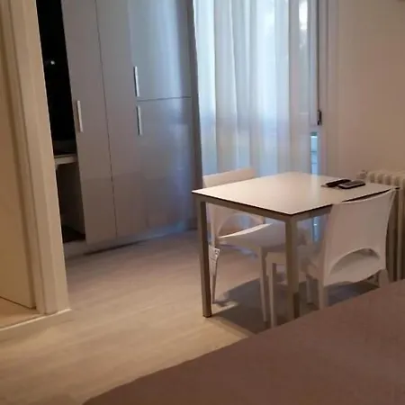 博拉尔斯特拉酒店 3*